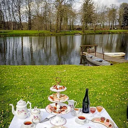 Chateau De Canisy