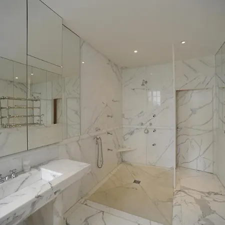 Chateau De 4*