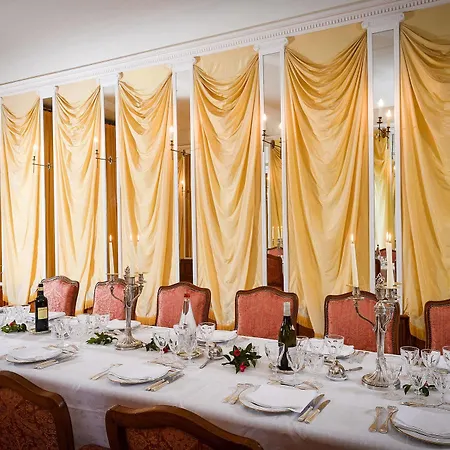 Chateau De 4* Canisy