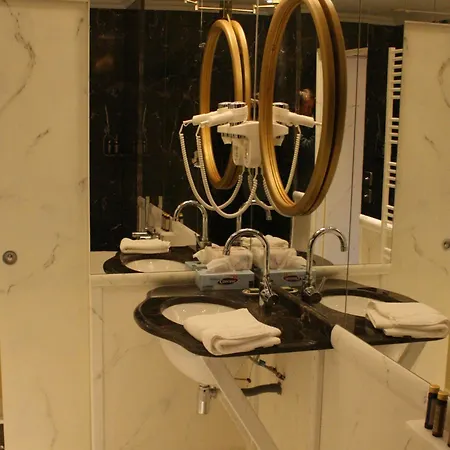 Chateau De 4* Canisy