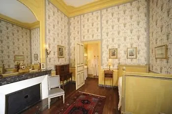 Otel Chateau De Canisy