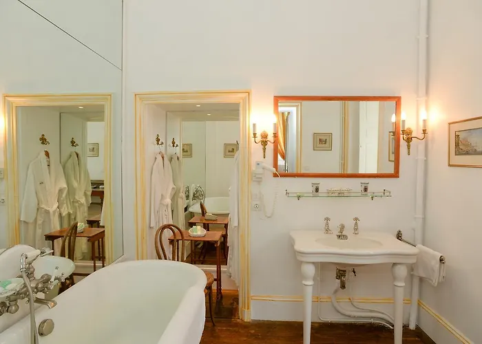 Chateau De Otel Canisy